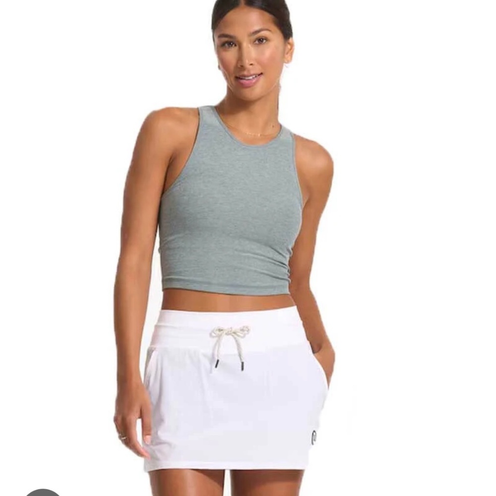 Pose Plyo Tank